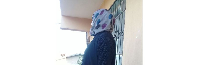 An adult woman suffers of colon cancer