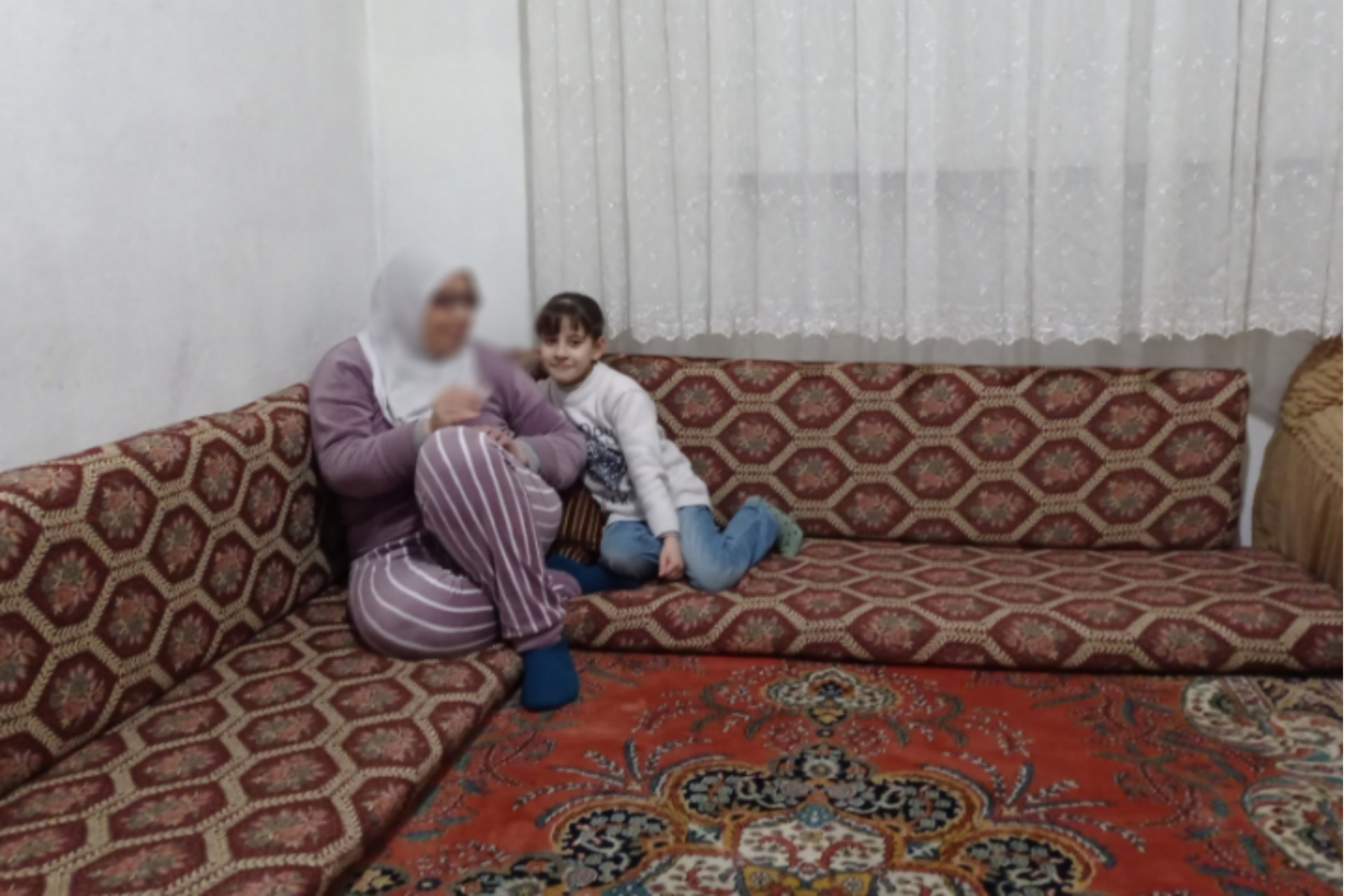 Suffering, poverty and displacement. This family lives a miserable life!