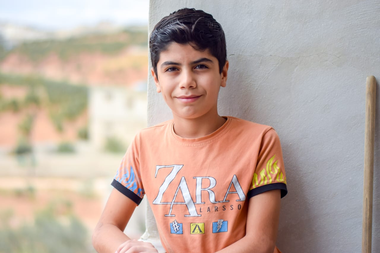 أحمد طفل يتيم من مدينة إدلب