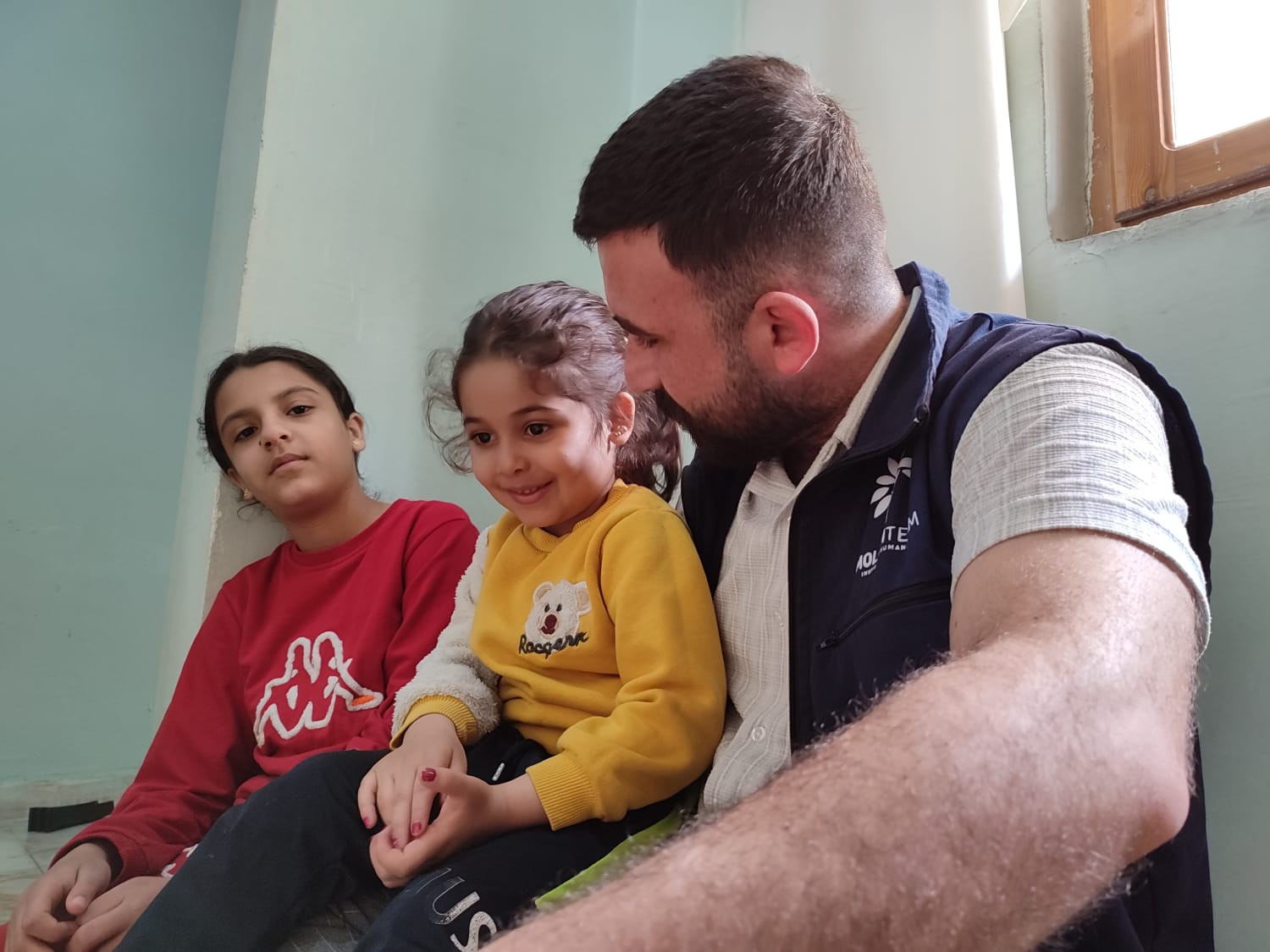 Asmaa family lives under poor living and psychological conditions and needs your help