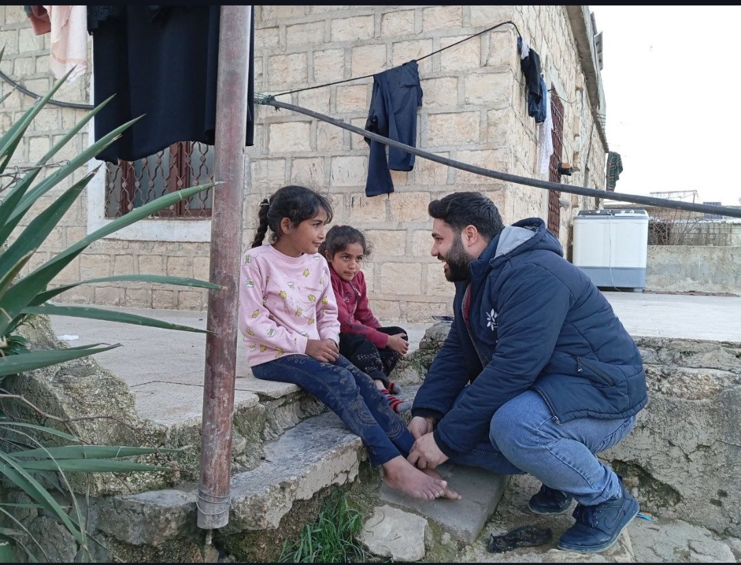 Sondos and Hayam, two sisters, are suffering together.