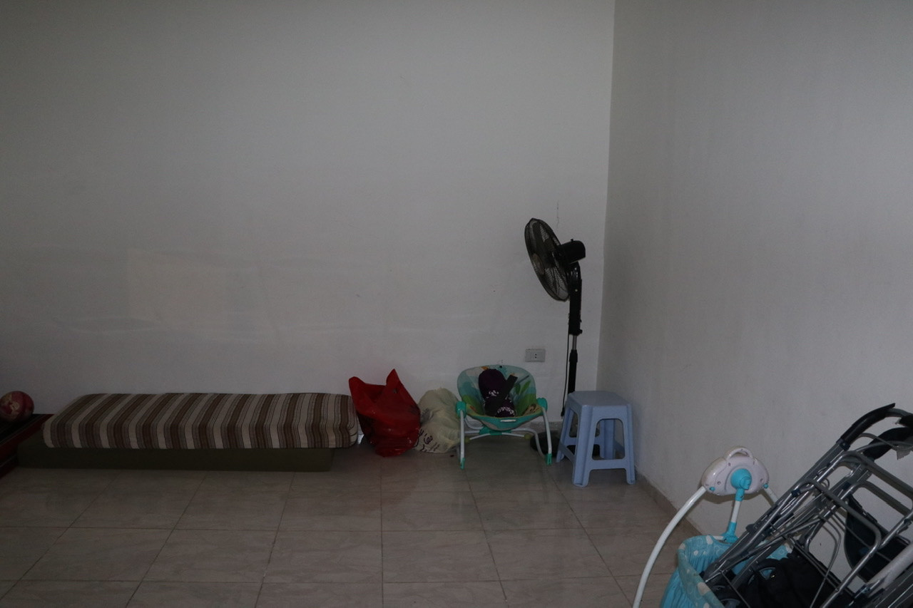 A mother who lost her husband and suffers the worst living conditions with her daughter after her release from prison!