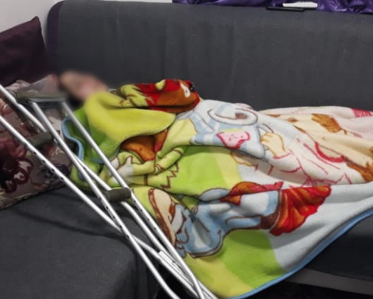 A young woman is at risk of being paralyzed