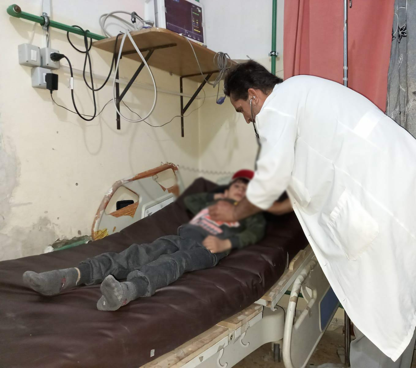 A child desperately needs your help to secure a surgery cost.