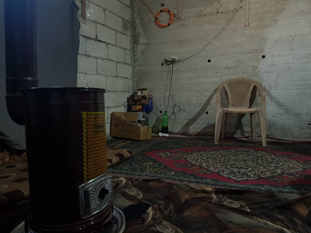 A man is the maintainer of 9 people, needs your help