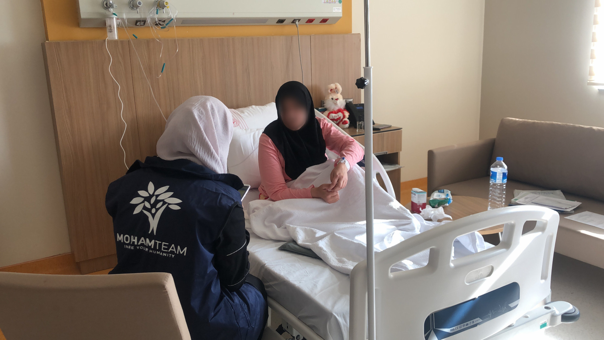 A cancer patient needs oxygen