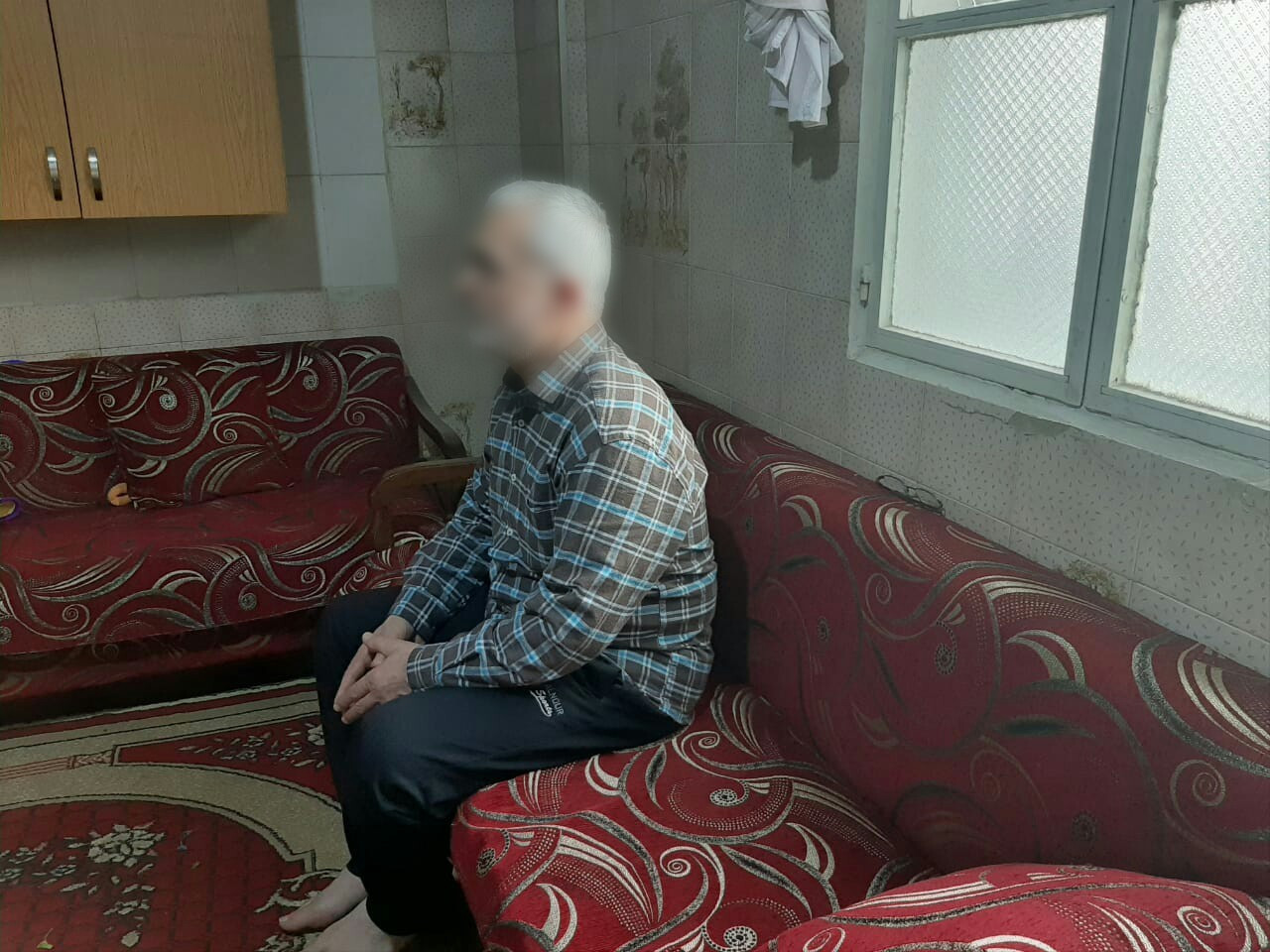 A man needs urgent endoscopy