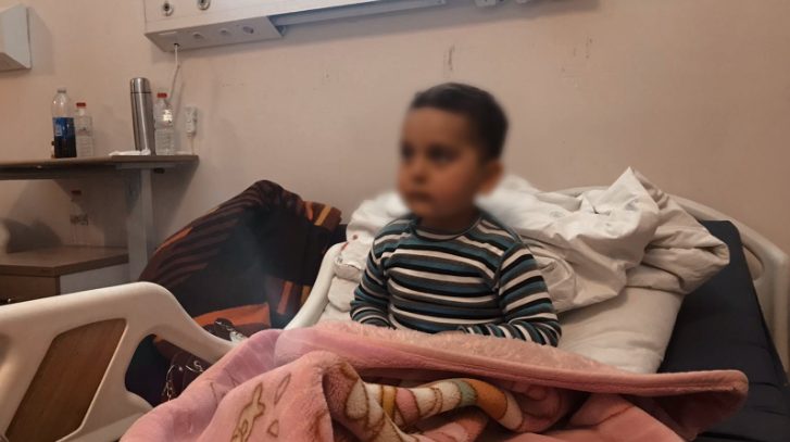 A little child needs medical expenses.