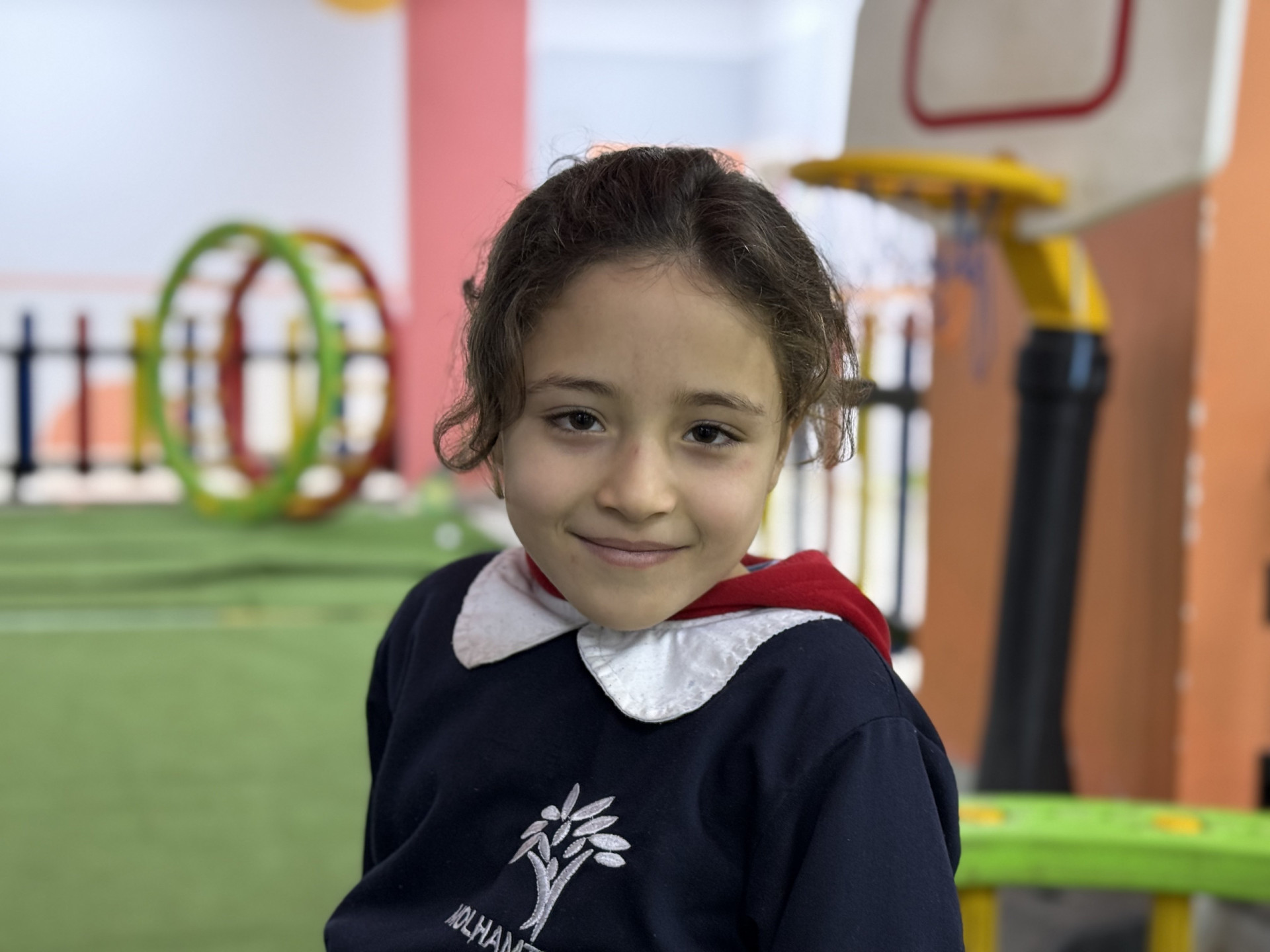 هبة طفلة يتيمة بحاجة لكفالة تعليمية