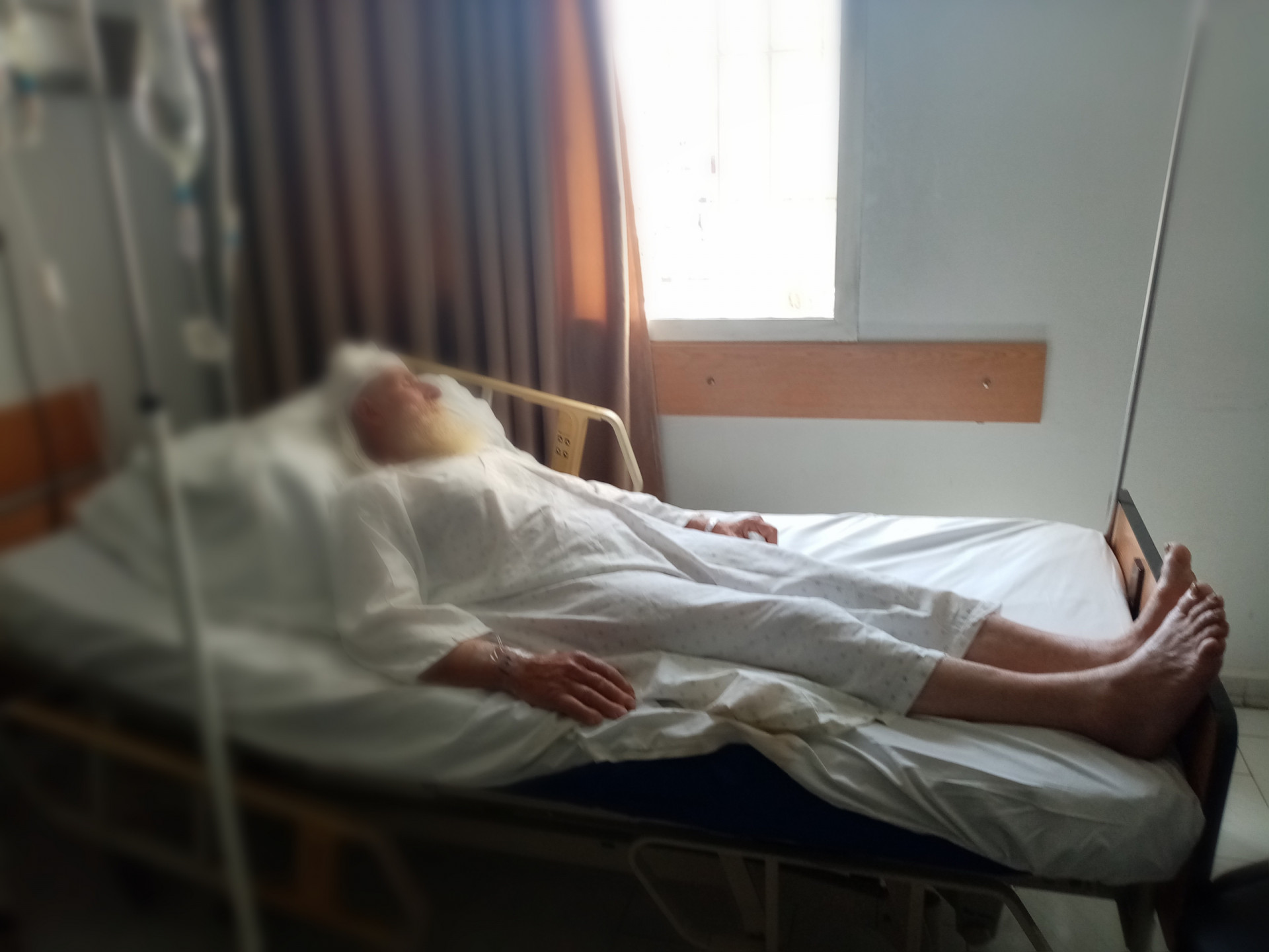 An elderly person suffers from kidney problems.