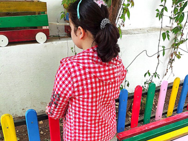 تالين طفلة يتيمة من إدلب