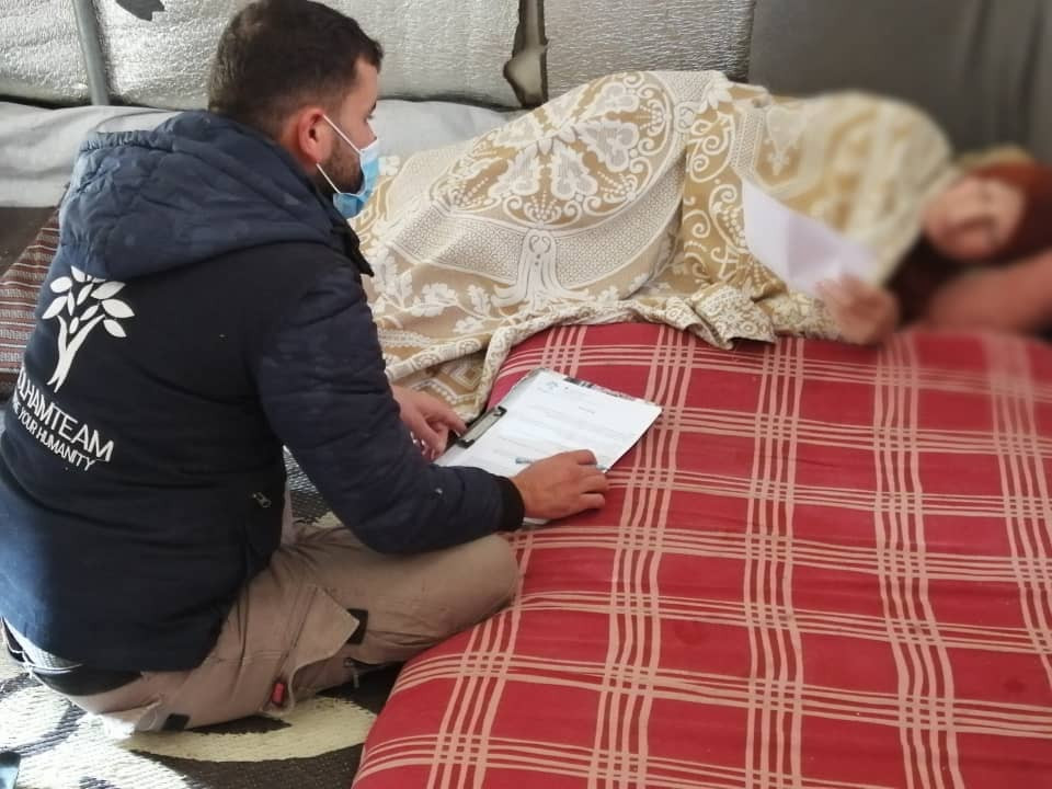 Hamida hat Schmerzen und muss dringend operiert werden