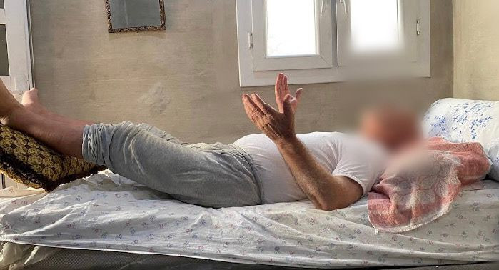 ضرير العينين وطريح الفراش