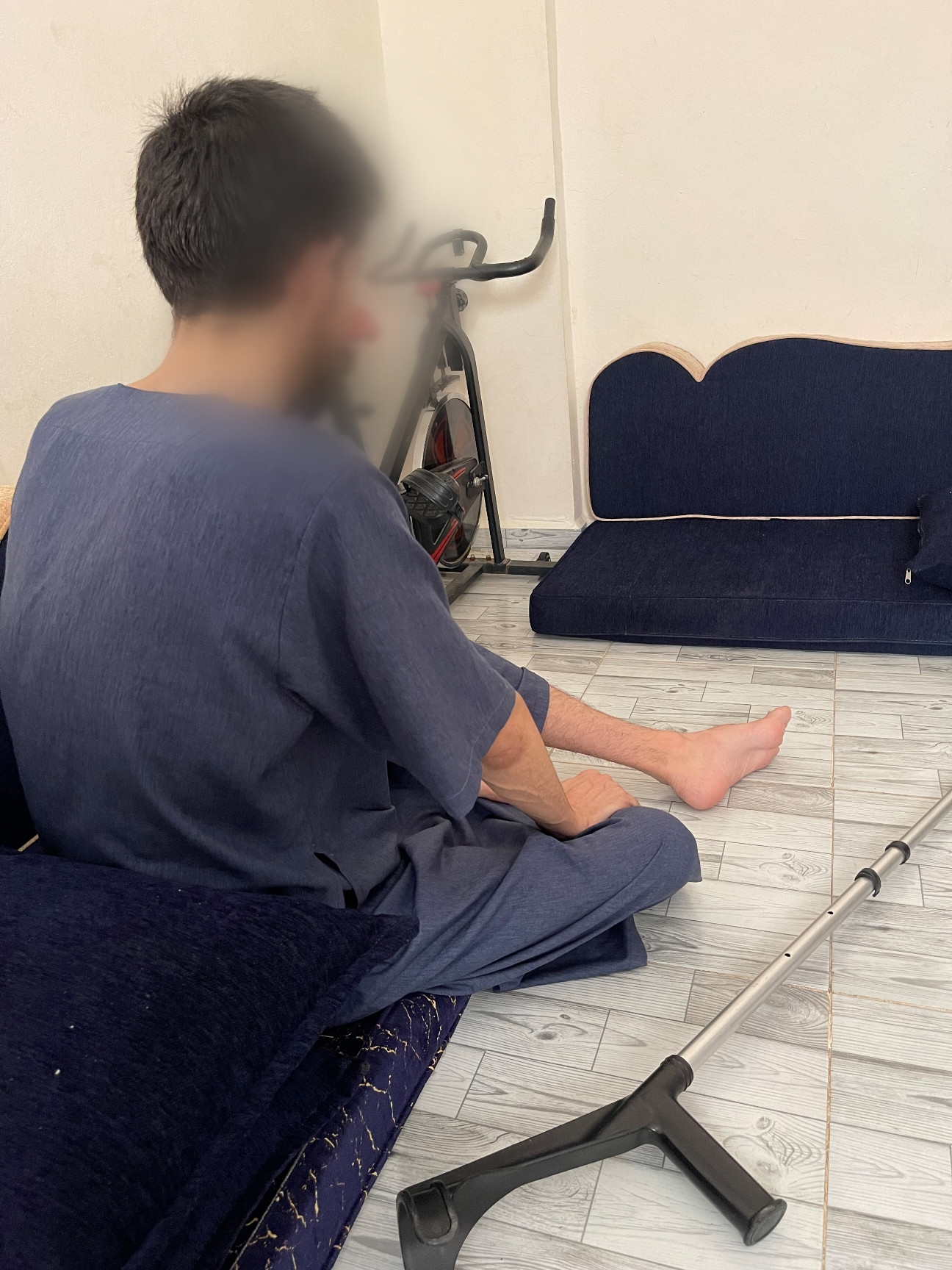 A shrapnel made him paralyzed