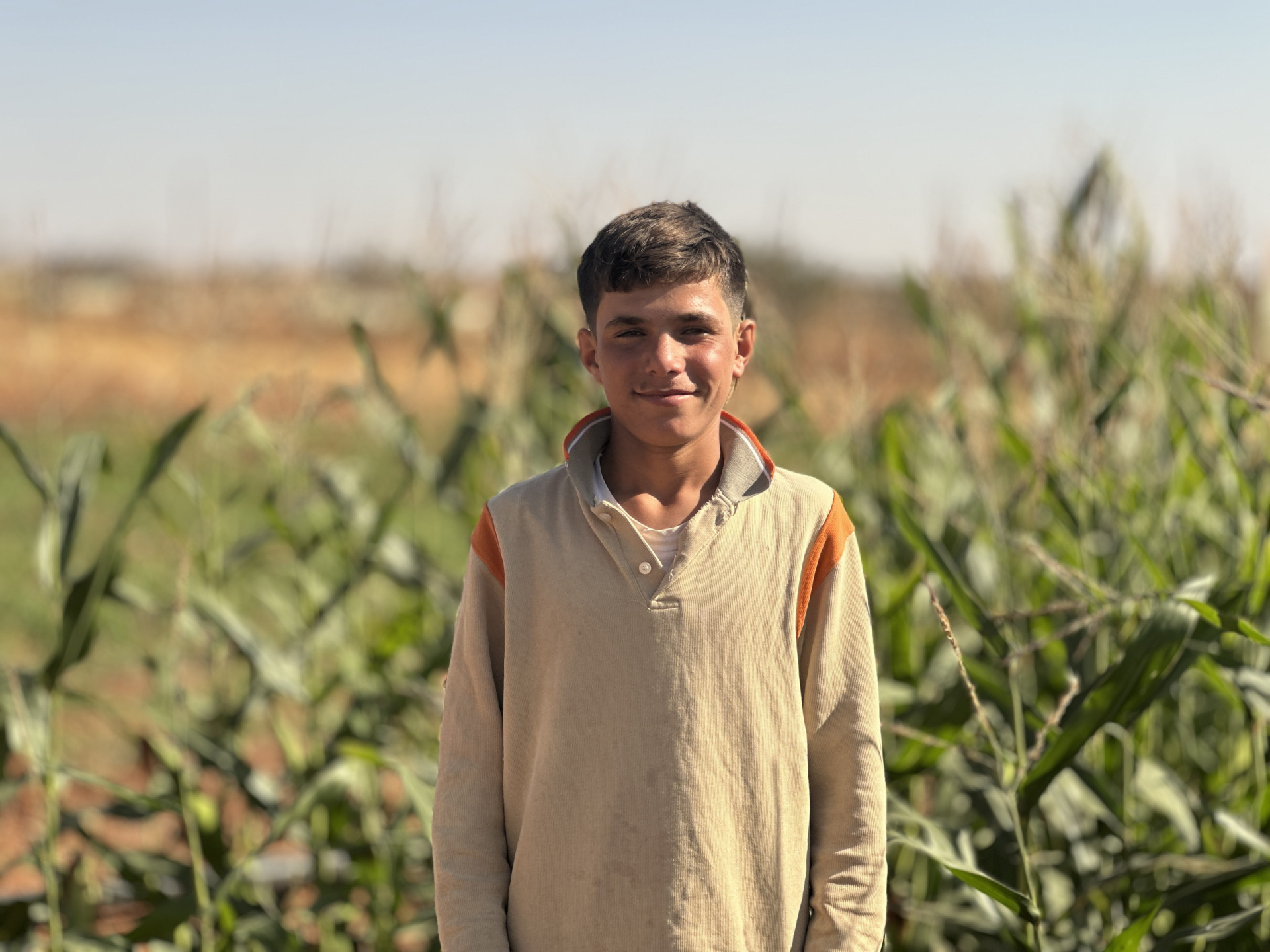 ساعات طويلة تحت الشمس بدل مقعد الدراسة