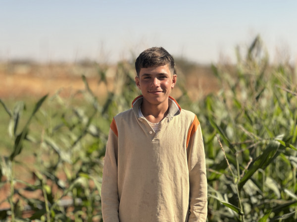 ساعات طويلة تحت الشمس بدل مقعد الدراسة