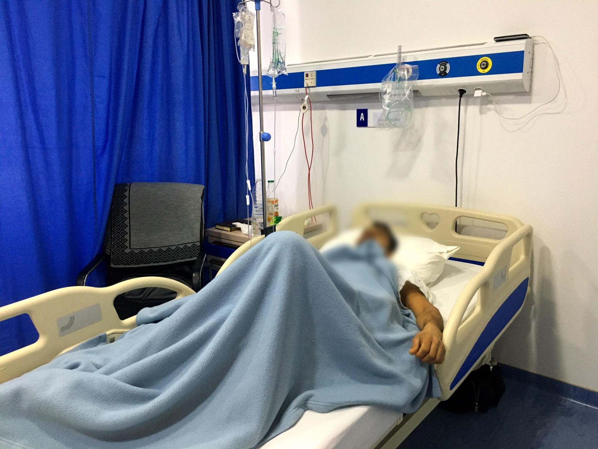 A father of 3 children needs liver endoscoy
