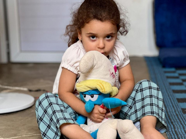 طفلة صغيرة تواجه داءً نادراً