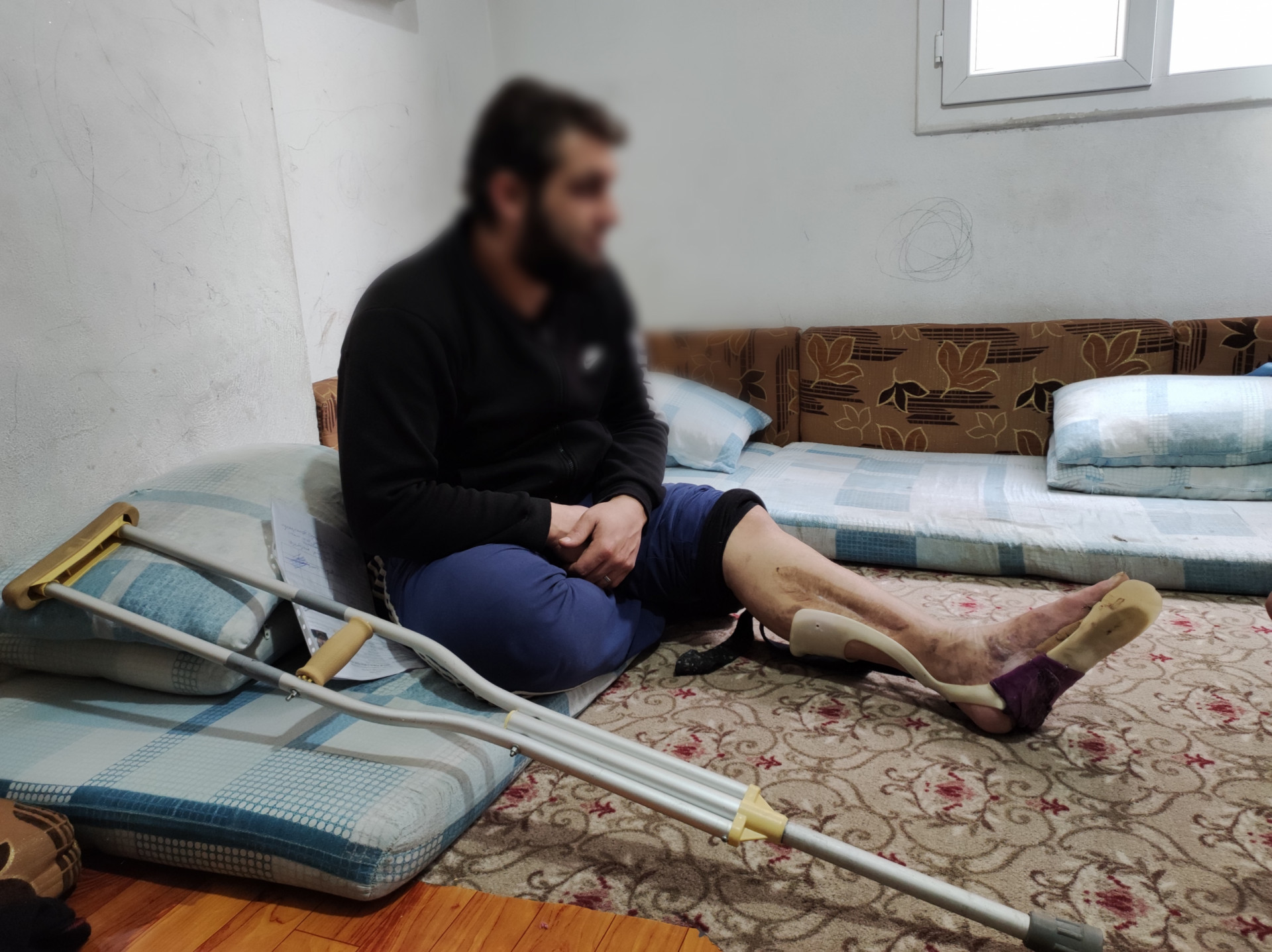 Adullah is an injured man in need of your help