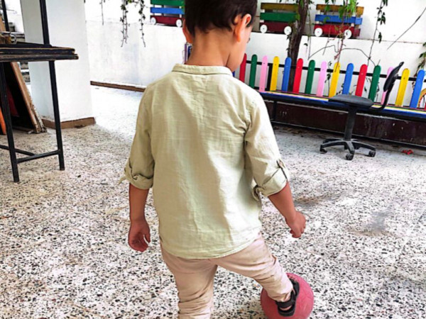 محمد طفل يتيم بحاجة لدعمكم