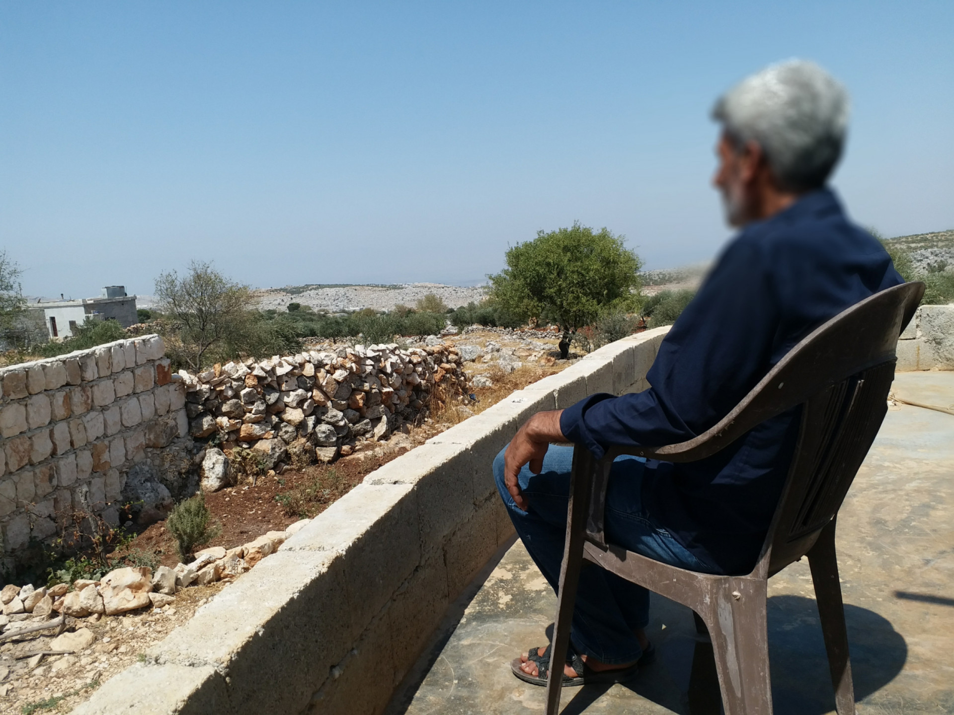 Hasan needs vertebral fixation to return to his work and provide for his family