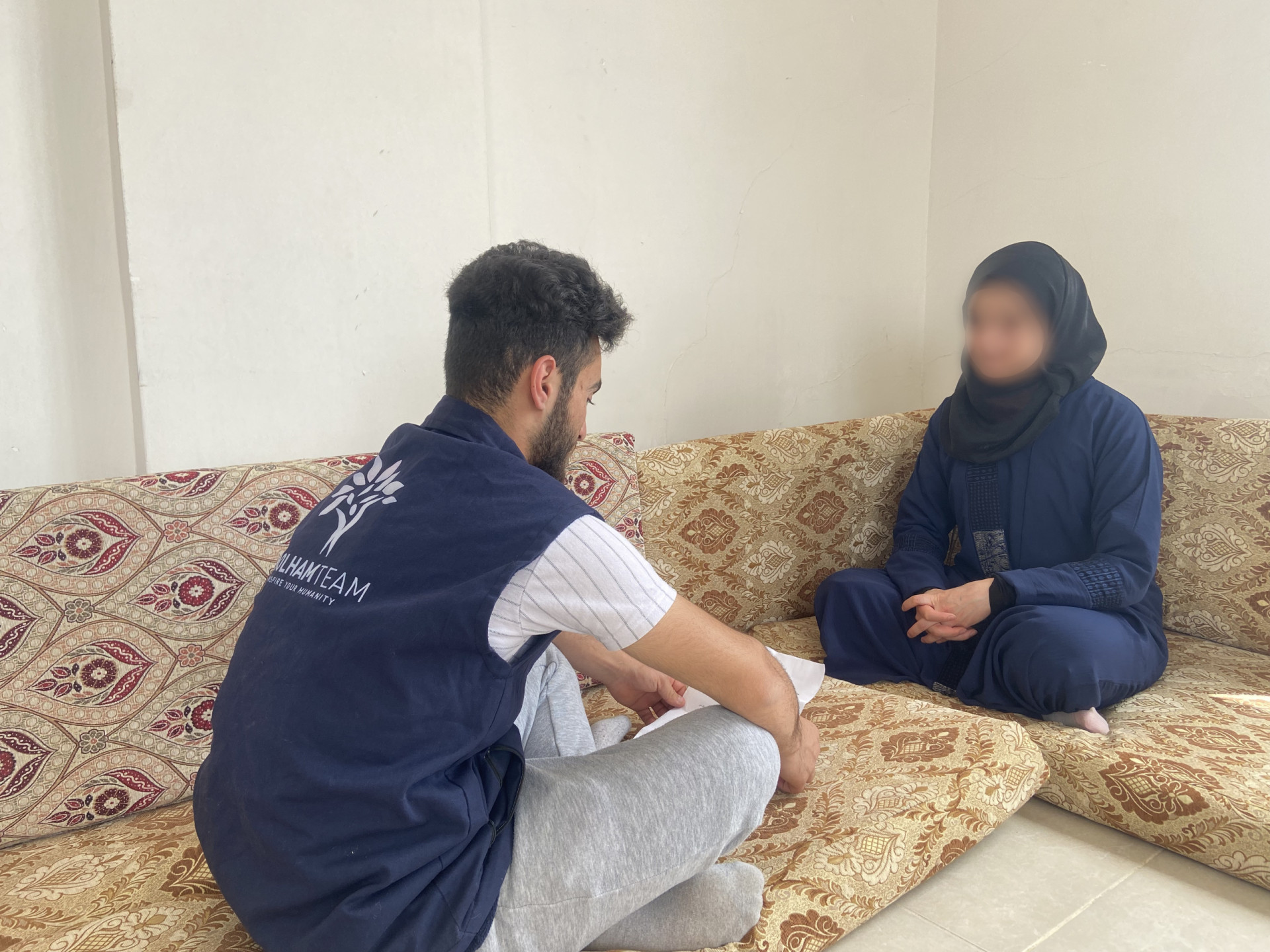 Let's light a new candle in the life of a new Syrian family.