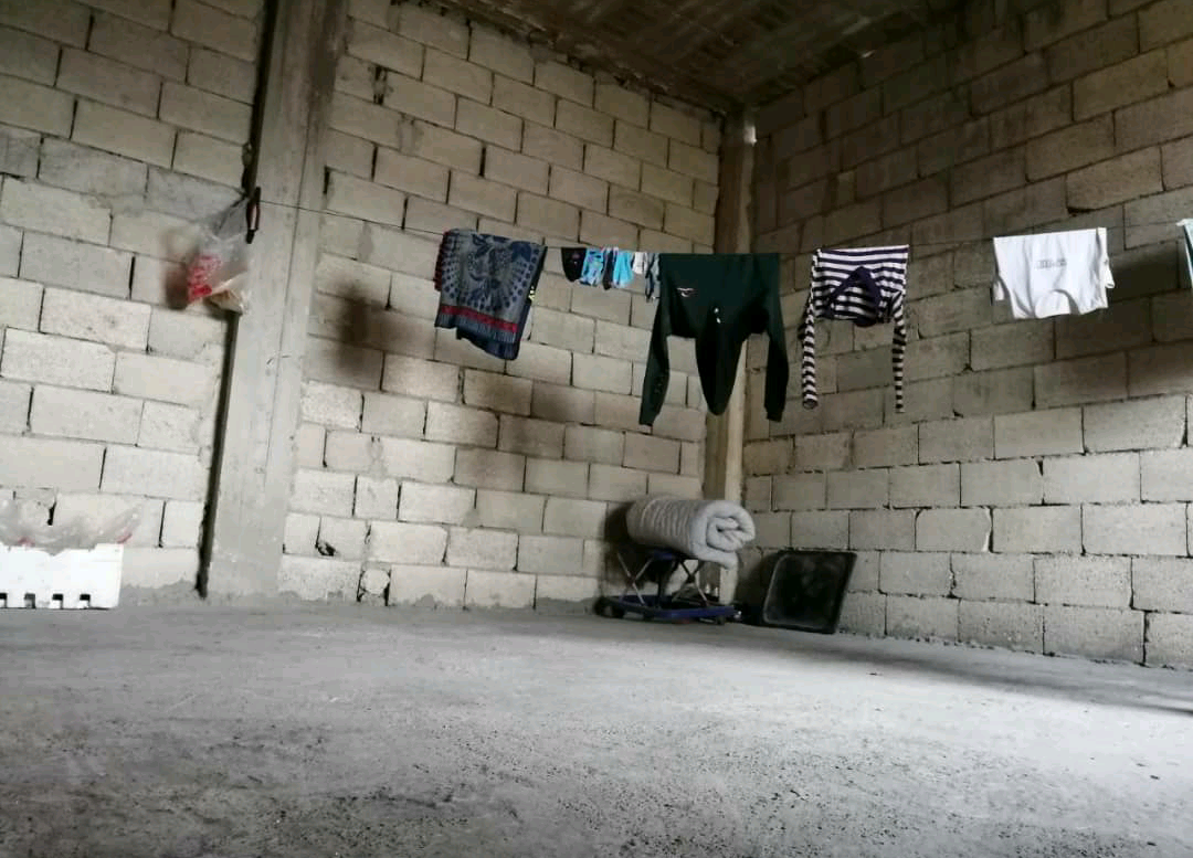 A displaced family lives in uninhabitable house!