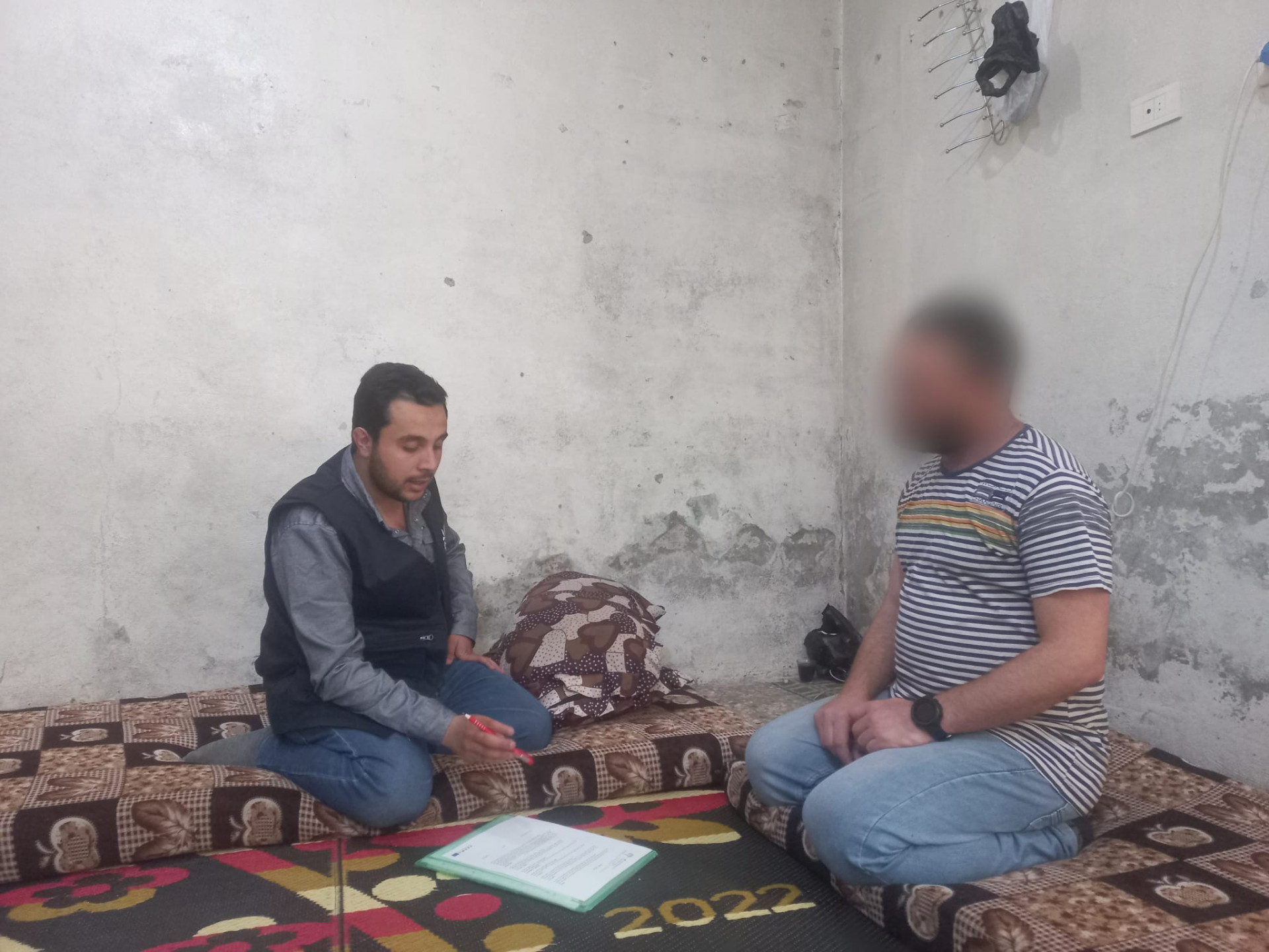 لم تساعده صحته لإكمال عمله وبحاجة لعلاجٍ مستعجلٍ