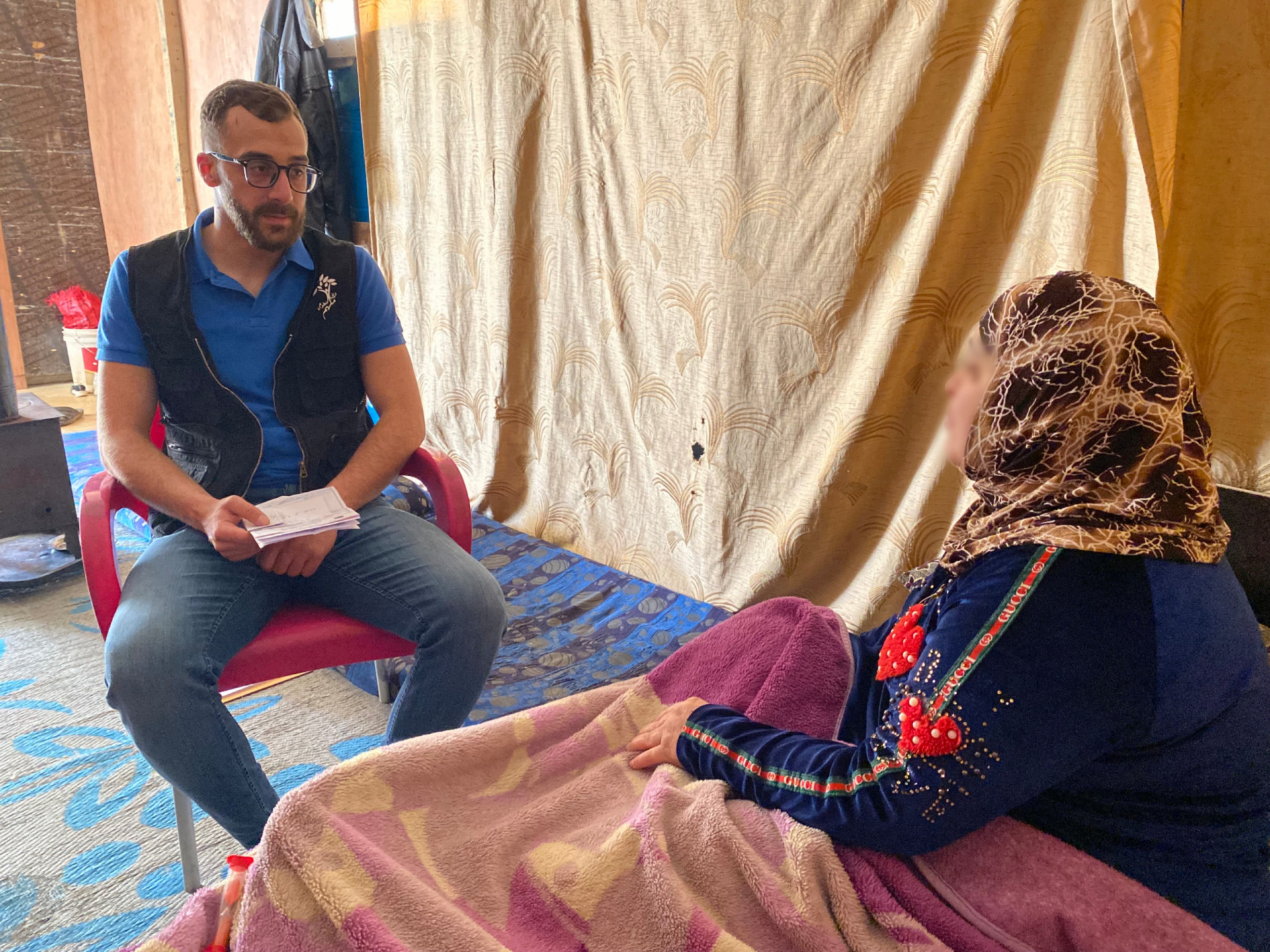Aeda and her husband suffer from several diseases and live in poor conditions!