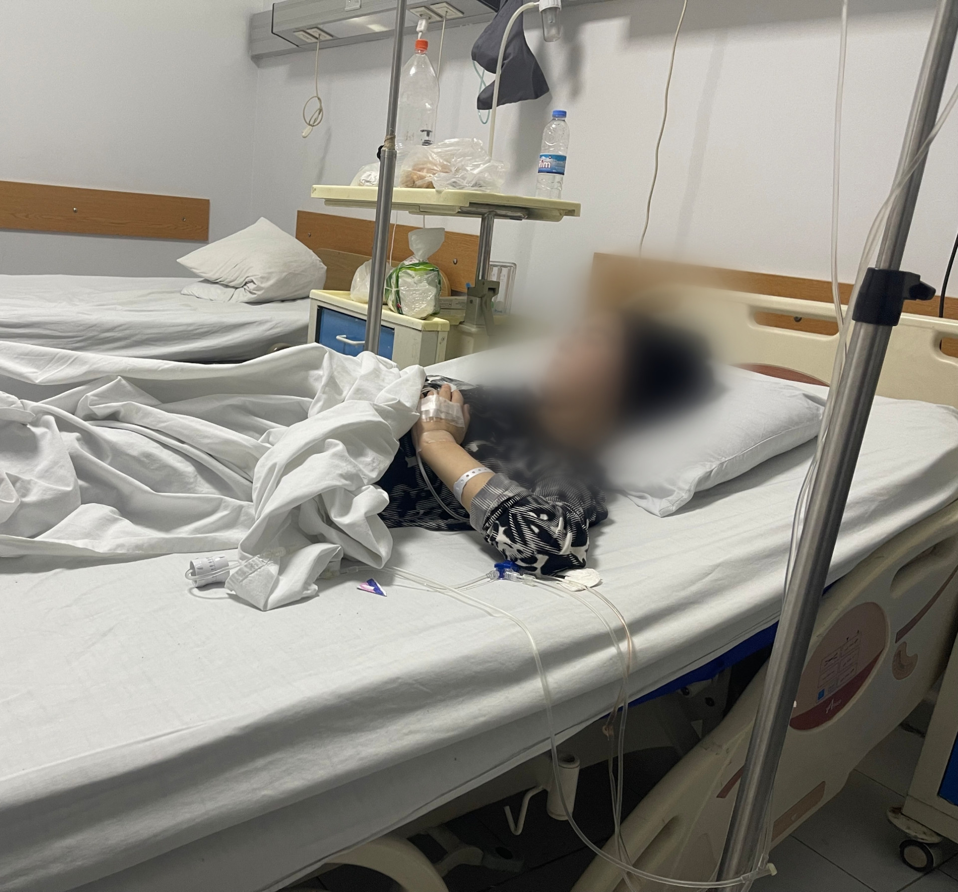 أزهار،زهرة ذبلت في أول تفتحه من مرض أصابها ألمها و أوجع نفسها