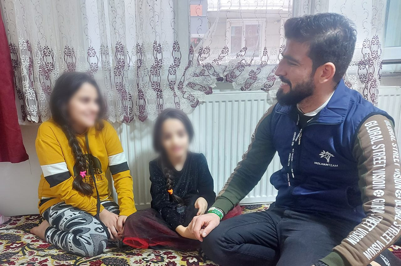 Yamar and Hala live with their family in very bad condition and need you help