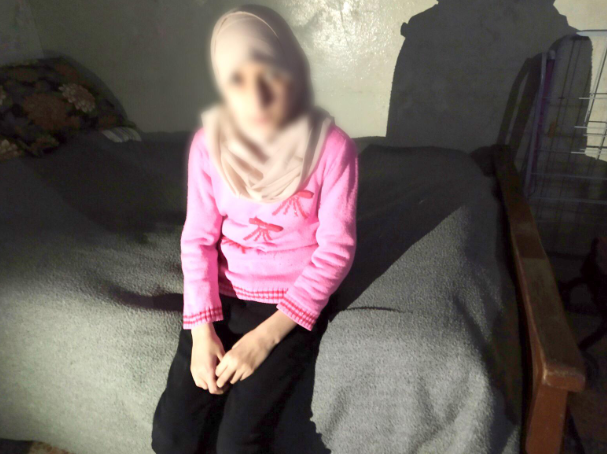 une orpheline souffre d'hypoxie et du début d'autisme