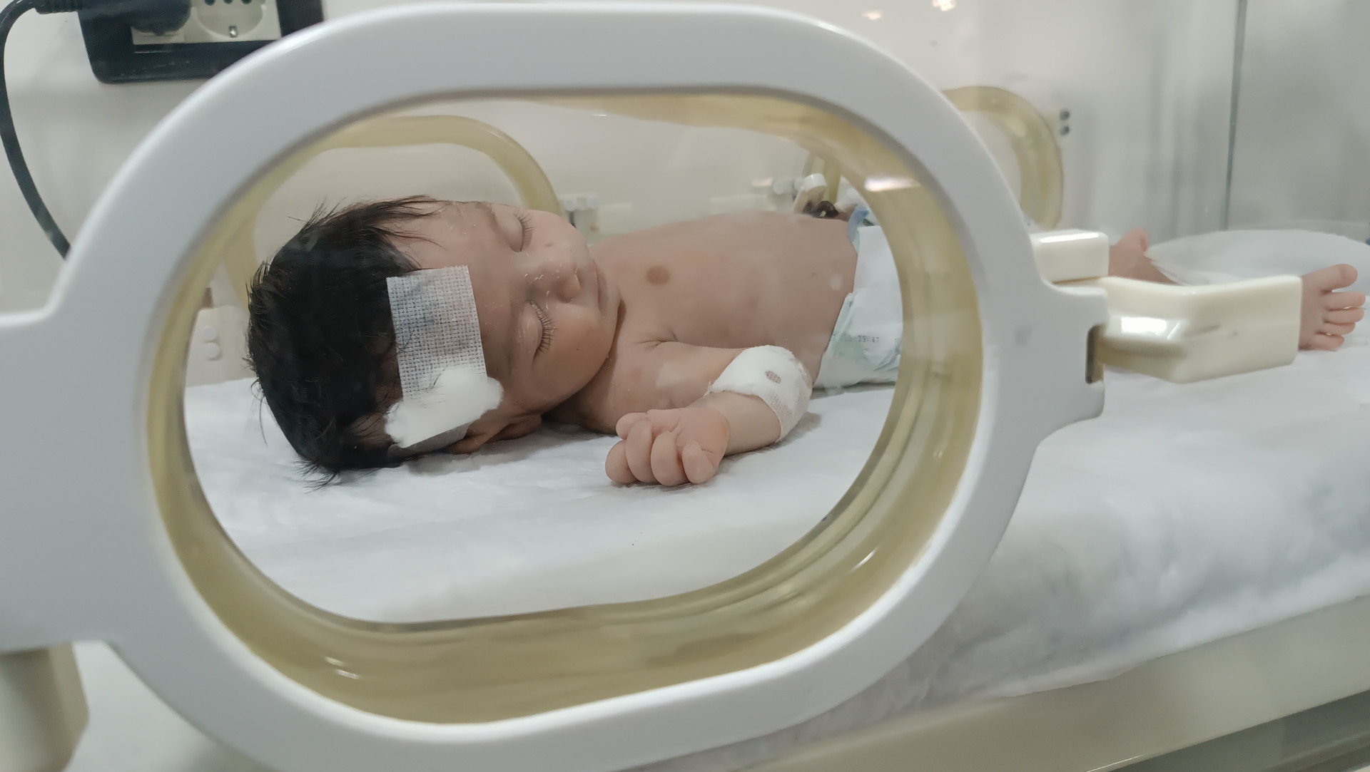Mohammed was born prematurely and needs your help!