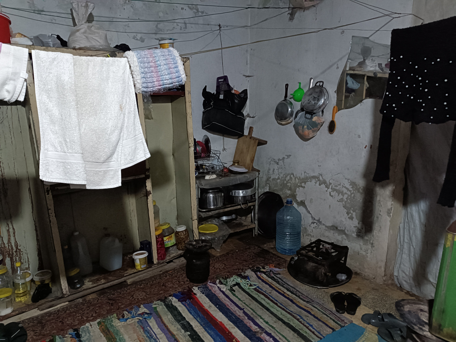 A heart-wrenching situation exacerbated by the earthquake's merciless blow!