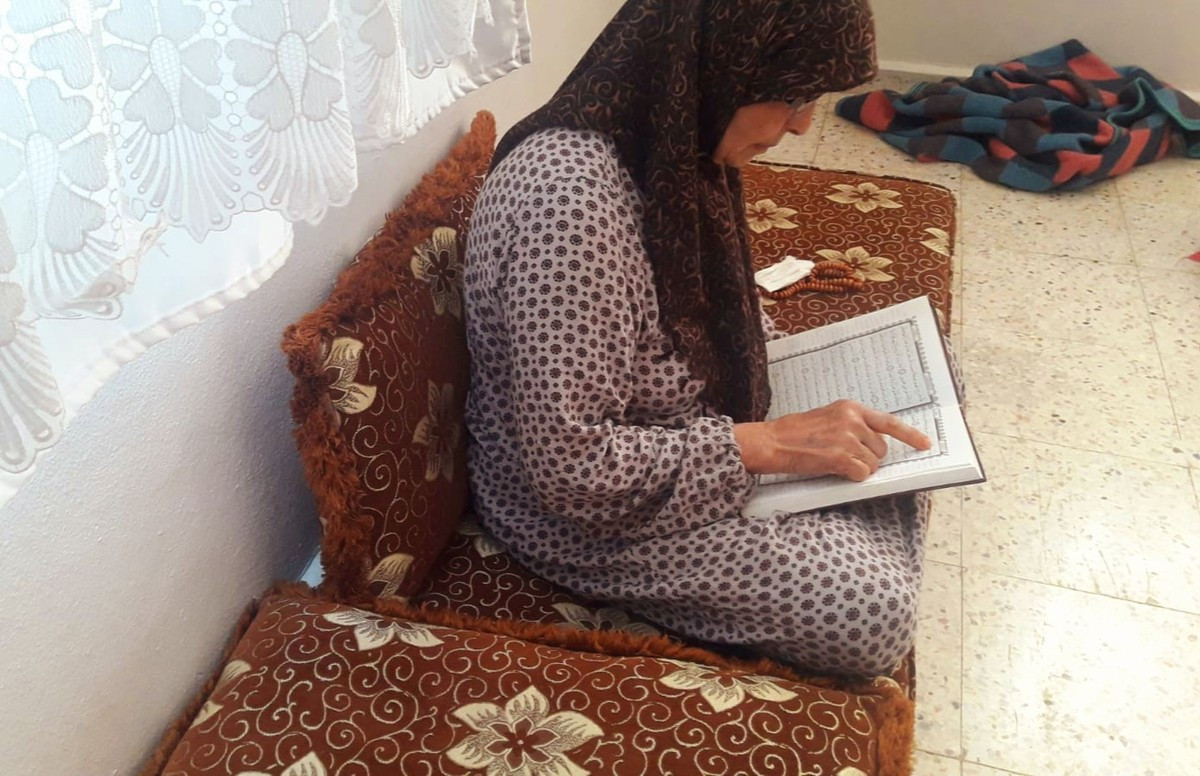 سيدة تعاني من مرض السكري