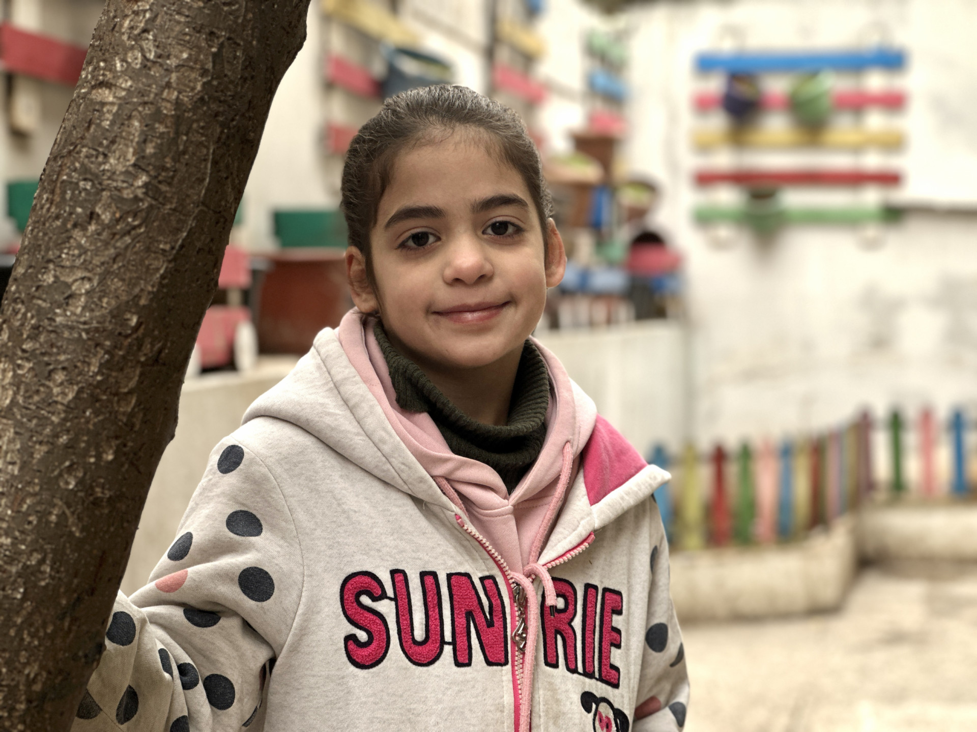 خنساء الجميلة طفلة يتيمة بحاجة لكفالة تعليمية