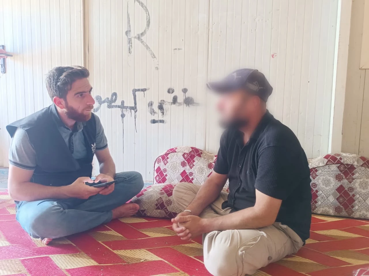 كفاح السنين ينتهي تحت قماش