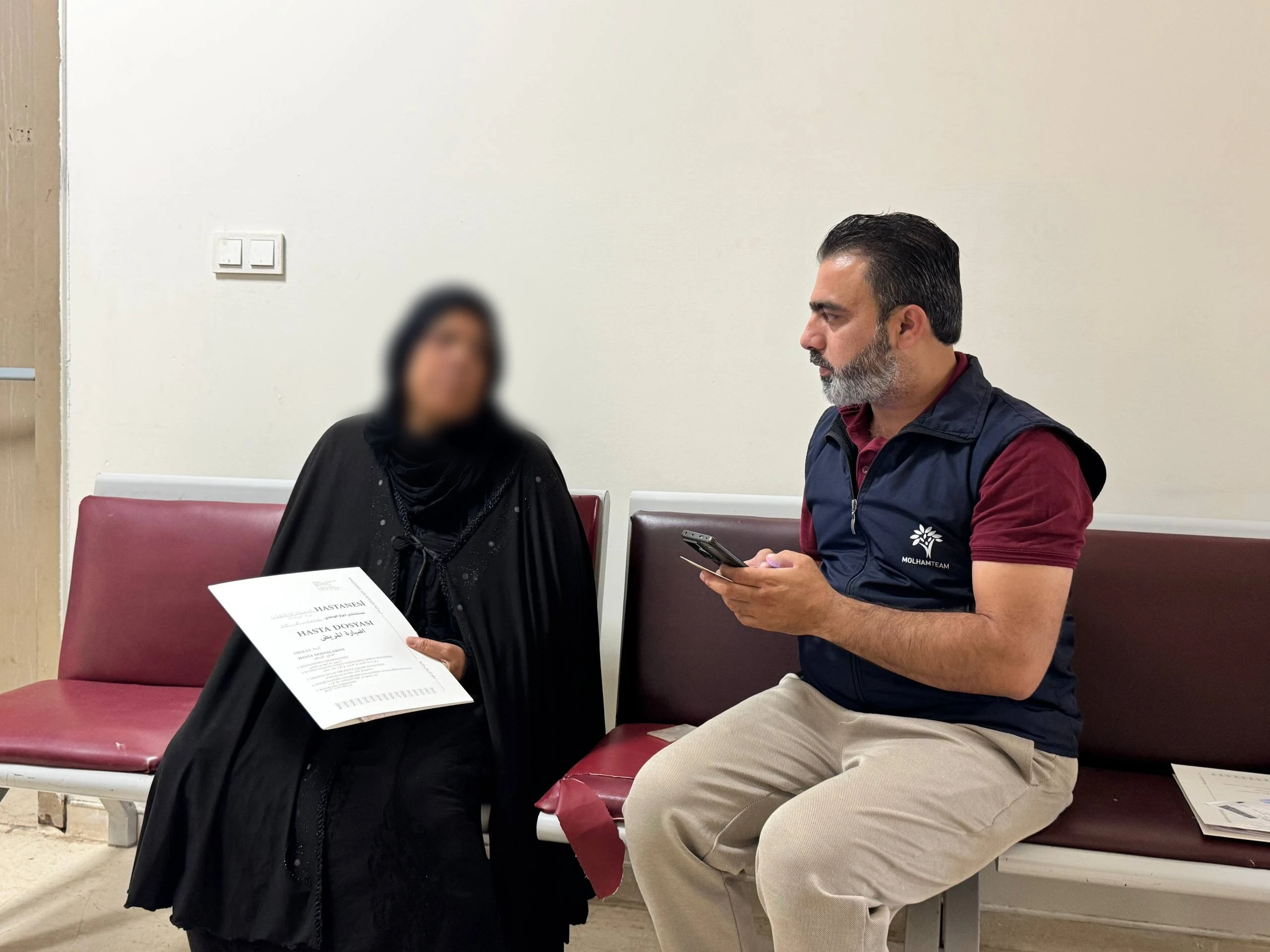 عمليةُ المياة البيضاء لإنقاذ نظرها