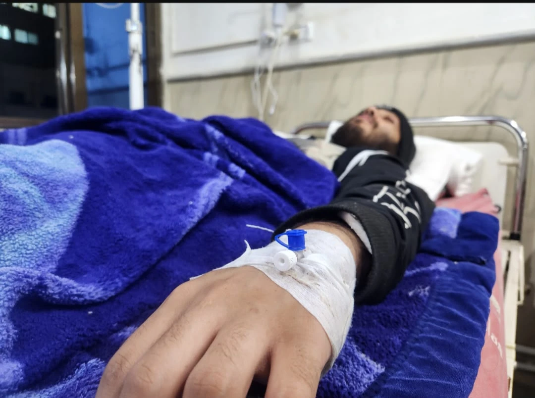 طه… الشلل قيّد خطواته وأوقف علاجه