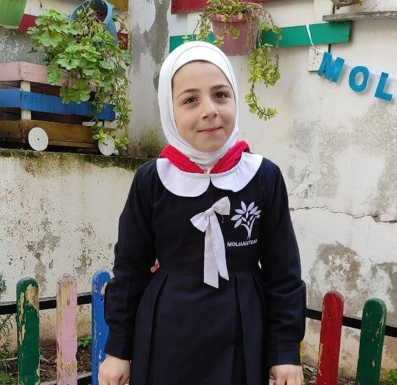 وفاء طفلة يتيمة بحاجة لكفالة تعليمية