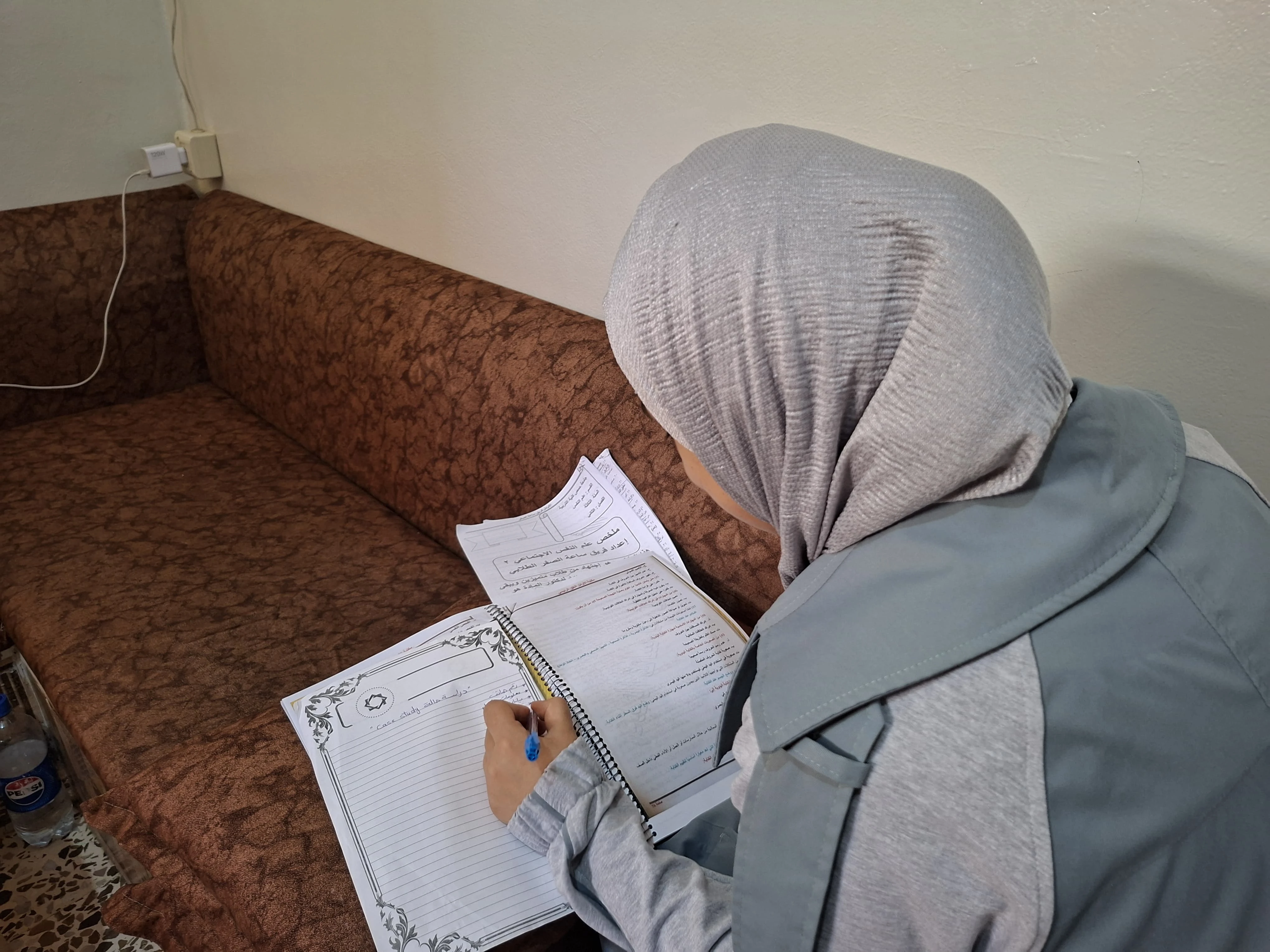 خطوة واحدة تفصل فيروز عن التخرج.. ساهم في إكمال رحلتها الجامعية