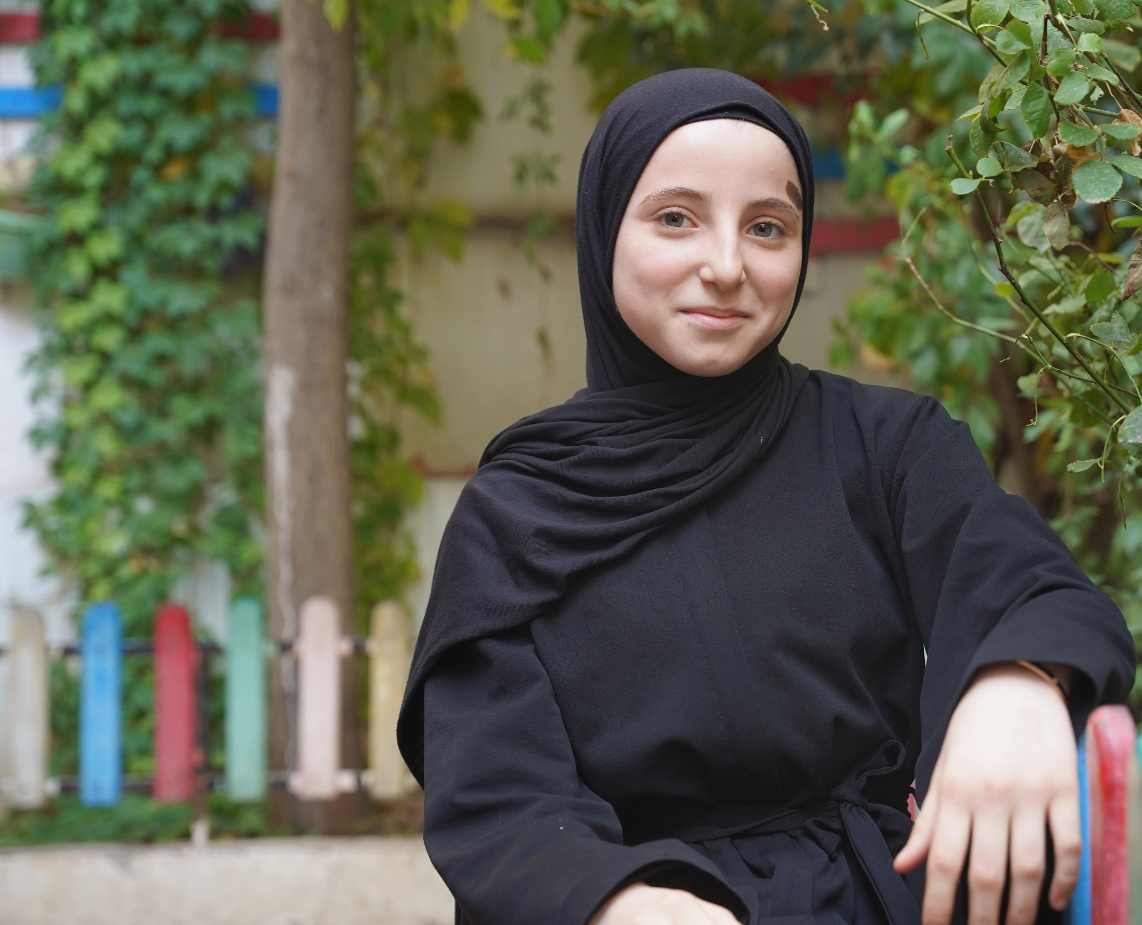 ليال طفلة يتيمة بحاجة لكفالة تعليمية